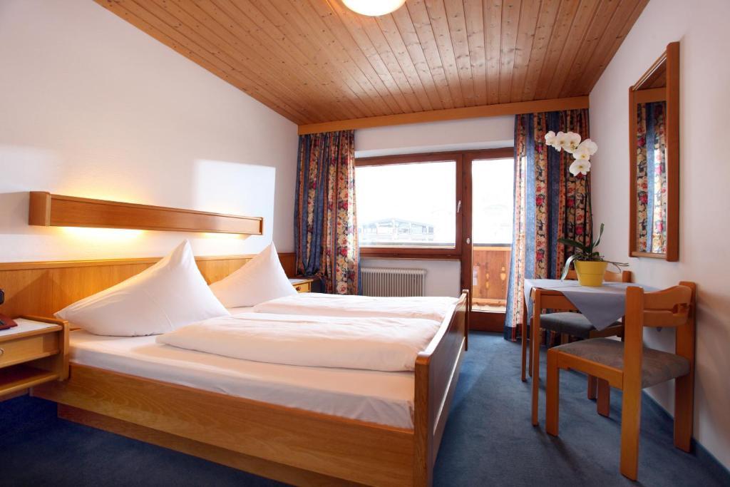 Hotel Taxacher Kirchberg in Tirol Oda fotoğraf